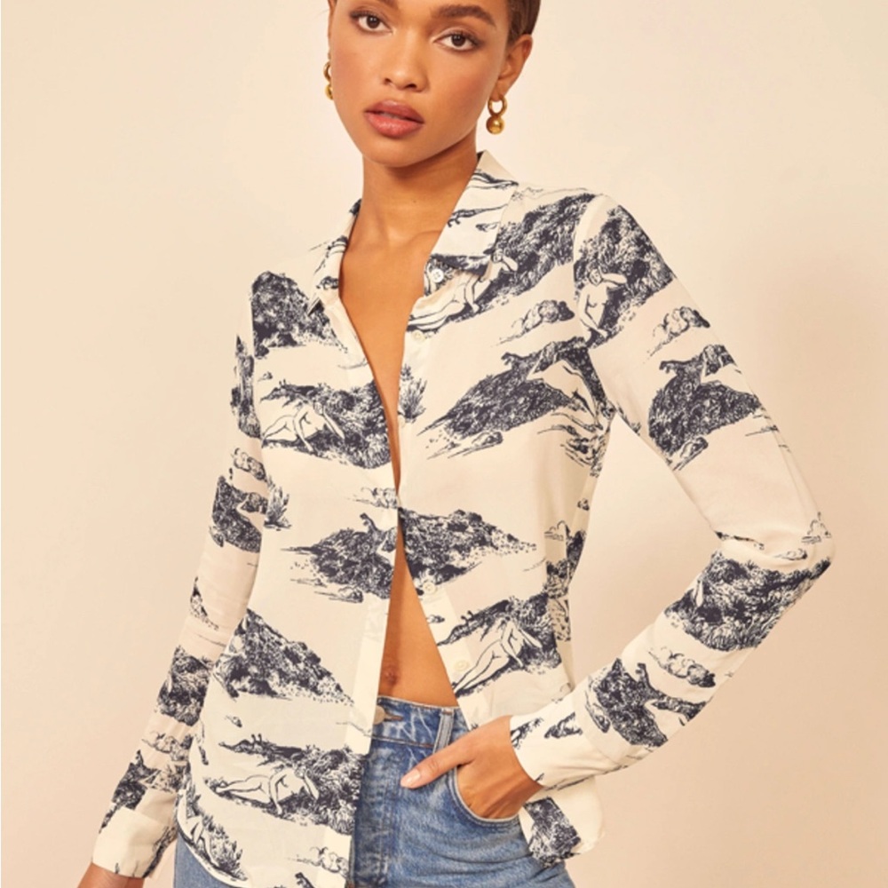 NWT Reformation Violet top in Paradiso. White and Navy Scenic Button-Down Shirt